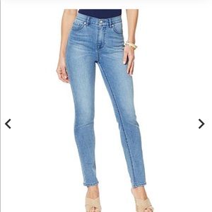 Diane Gilman Light Wash Skinny Jeans